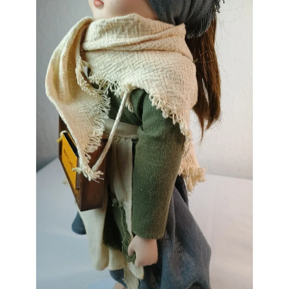 Vintage House of Lloyd Christmas Around the World The Little Match Girl 15